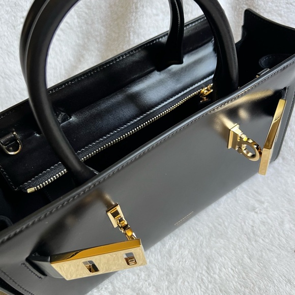 🖤SOLD🖤 FERRAGAMO Small Archive Gancio Leather Tote DOUBLE BLACK / NERO NWT - Picture 10 of 16